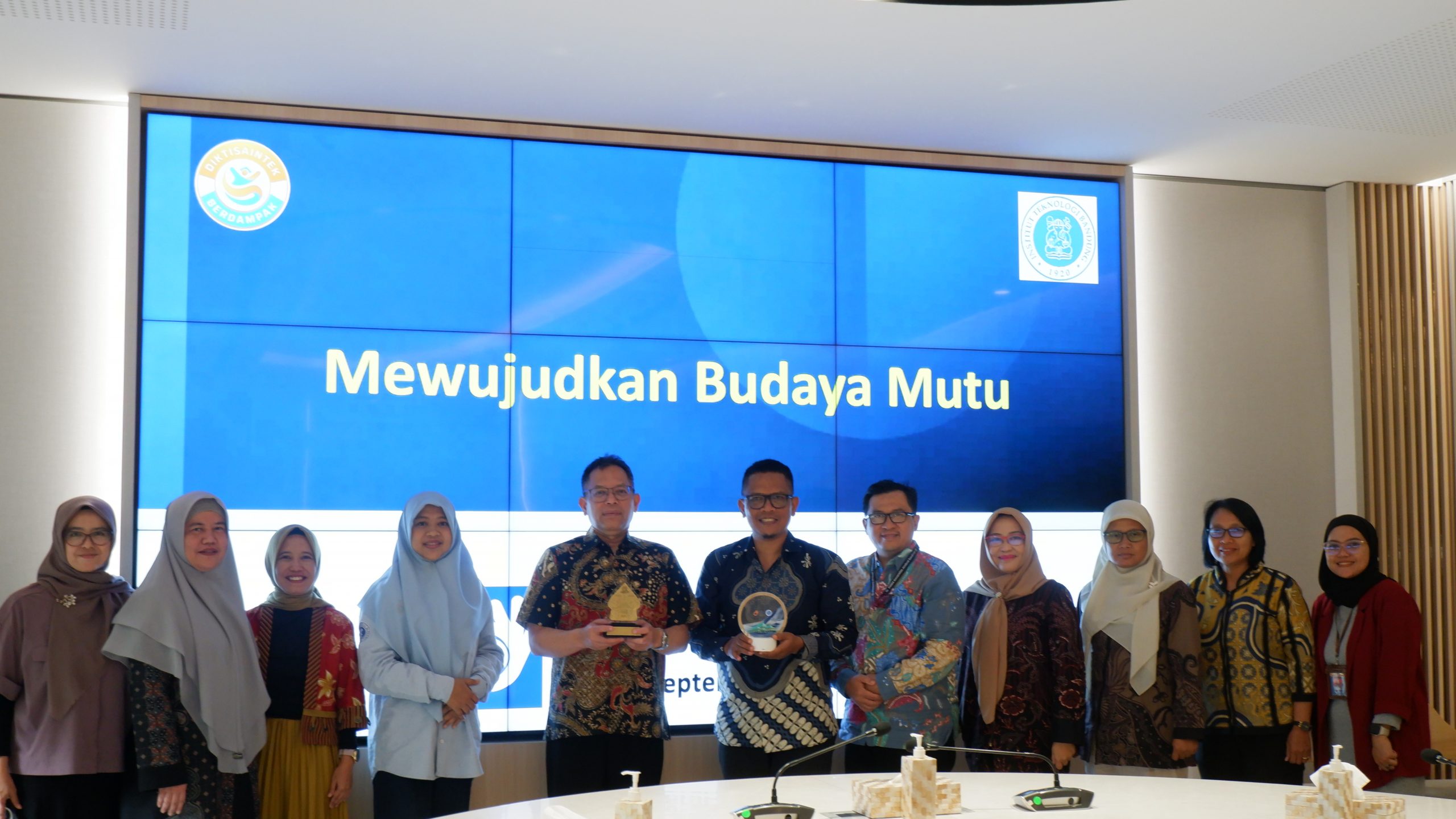 Perkuat Pertukaran Pengetahuan dalam Penjaminan Mutu, Lembaga Penjaminan Mutu dan Pengembangan Pembelajaran (LPMPP) Universitas Jendral Soedirman (UNSOED) lakukan Studi Banding ke SPM ITB